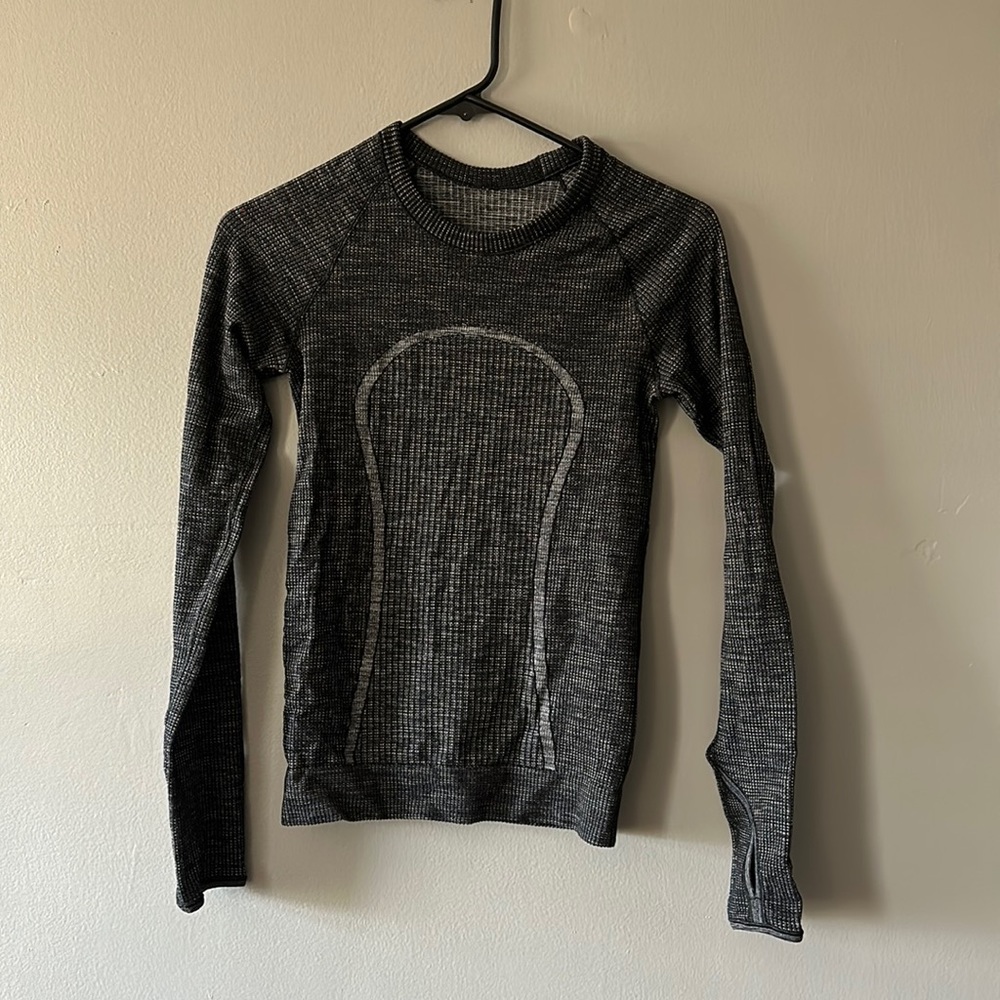 Lululemon Swiftly long sleeve top size 4